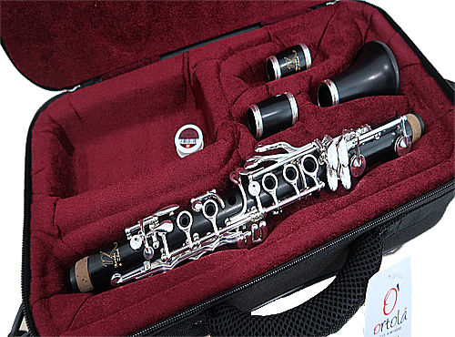 Clarinete Mib o Requinto RZ Bohema estuche